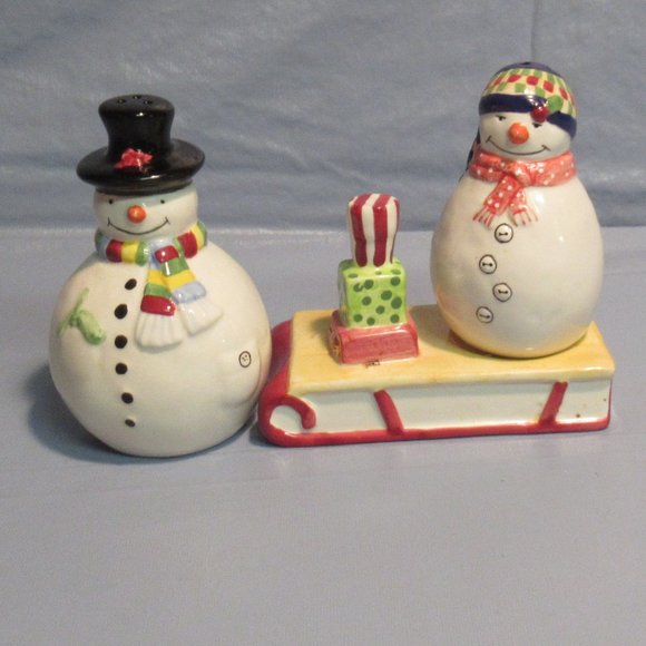 Oneida SNOWMATES 3D Salt & Pepper Shakers w/ Sled Tray DEBBIE TAYLOR KERMAN - Picture 2 of 2